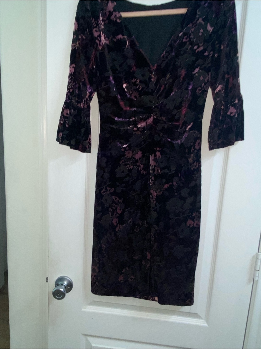 Adrianna Papell Floral Velvet Burnout Ruched Party Sheath Black Purple Dress 6 - Picture 14 of 16